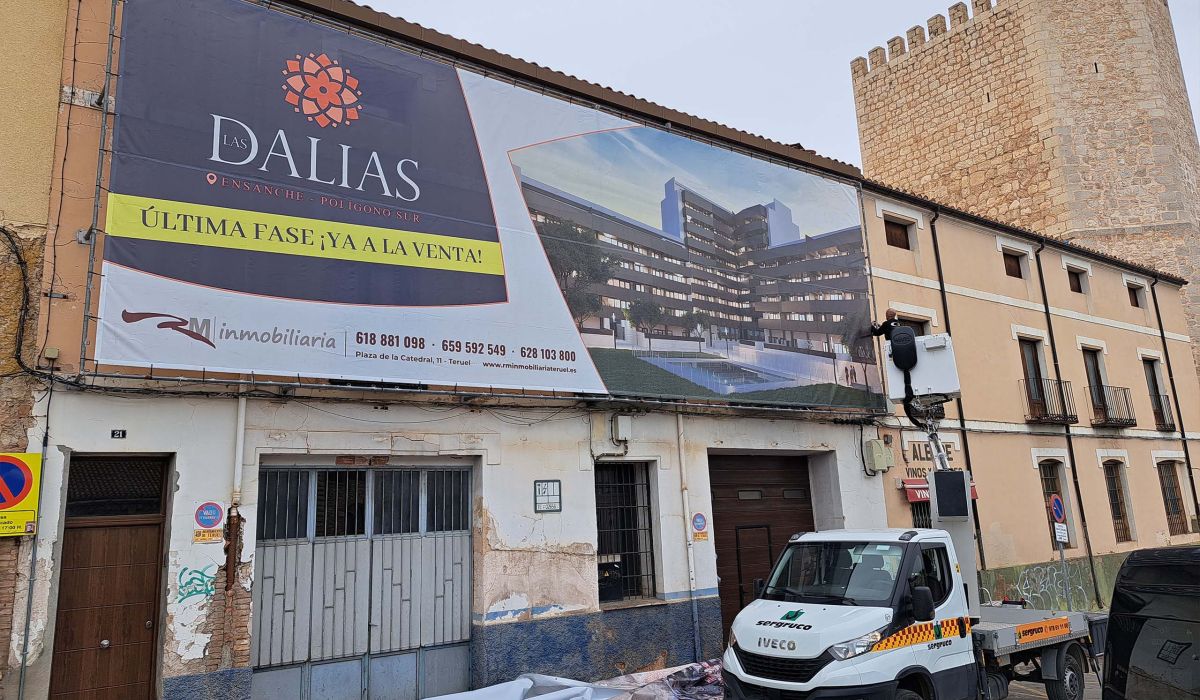 Rótulo Colmenero - trabajo de valla publicitaria